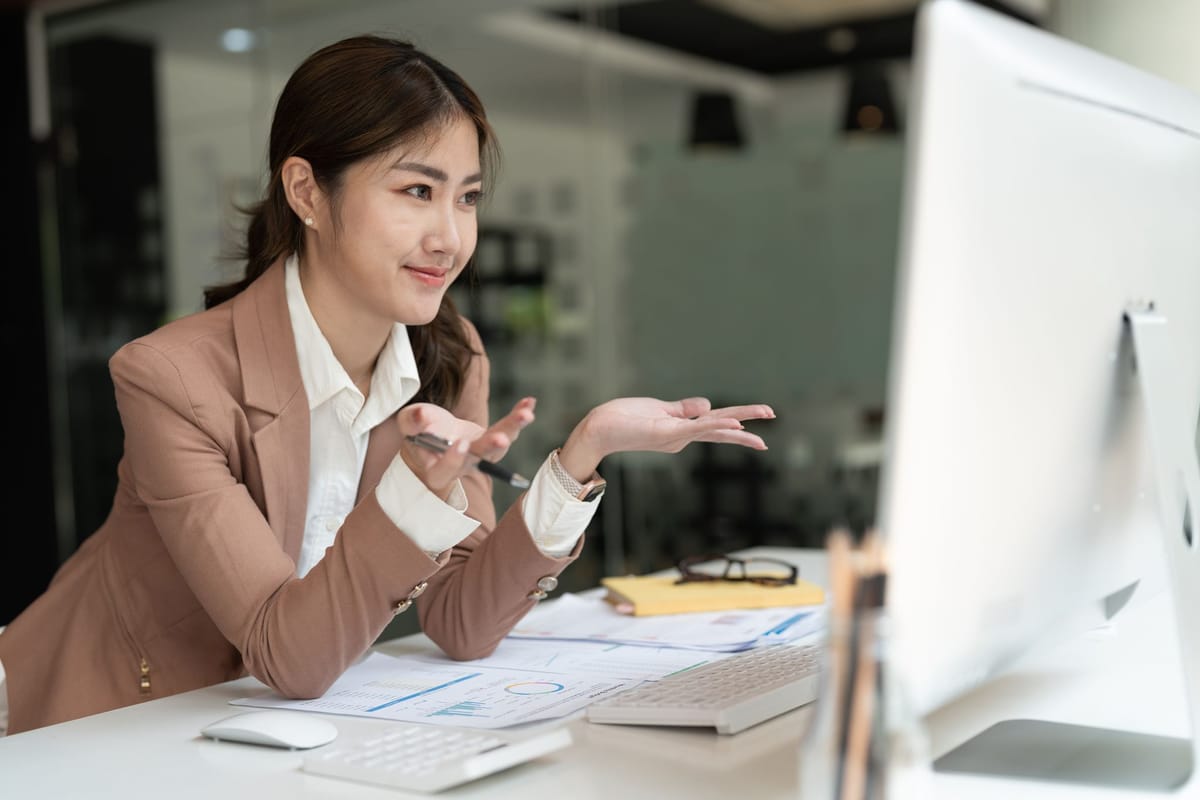 Cách Báo Cáo Đánh Giá Giả Với Google